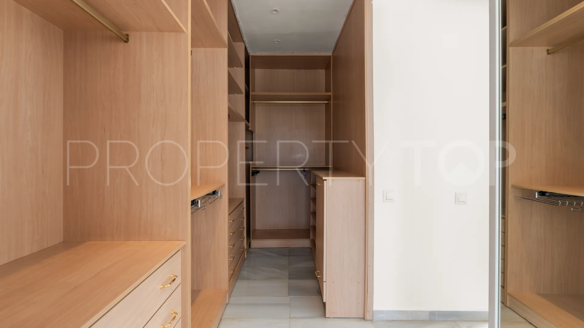 Duplex penthouse in Alcazaba for sale