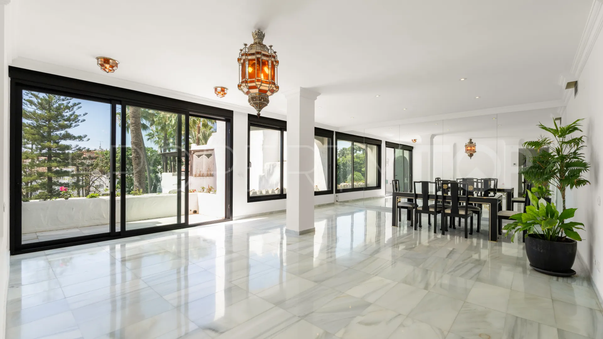 Duplex penthouse in Alcazaba for sale