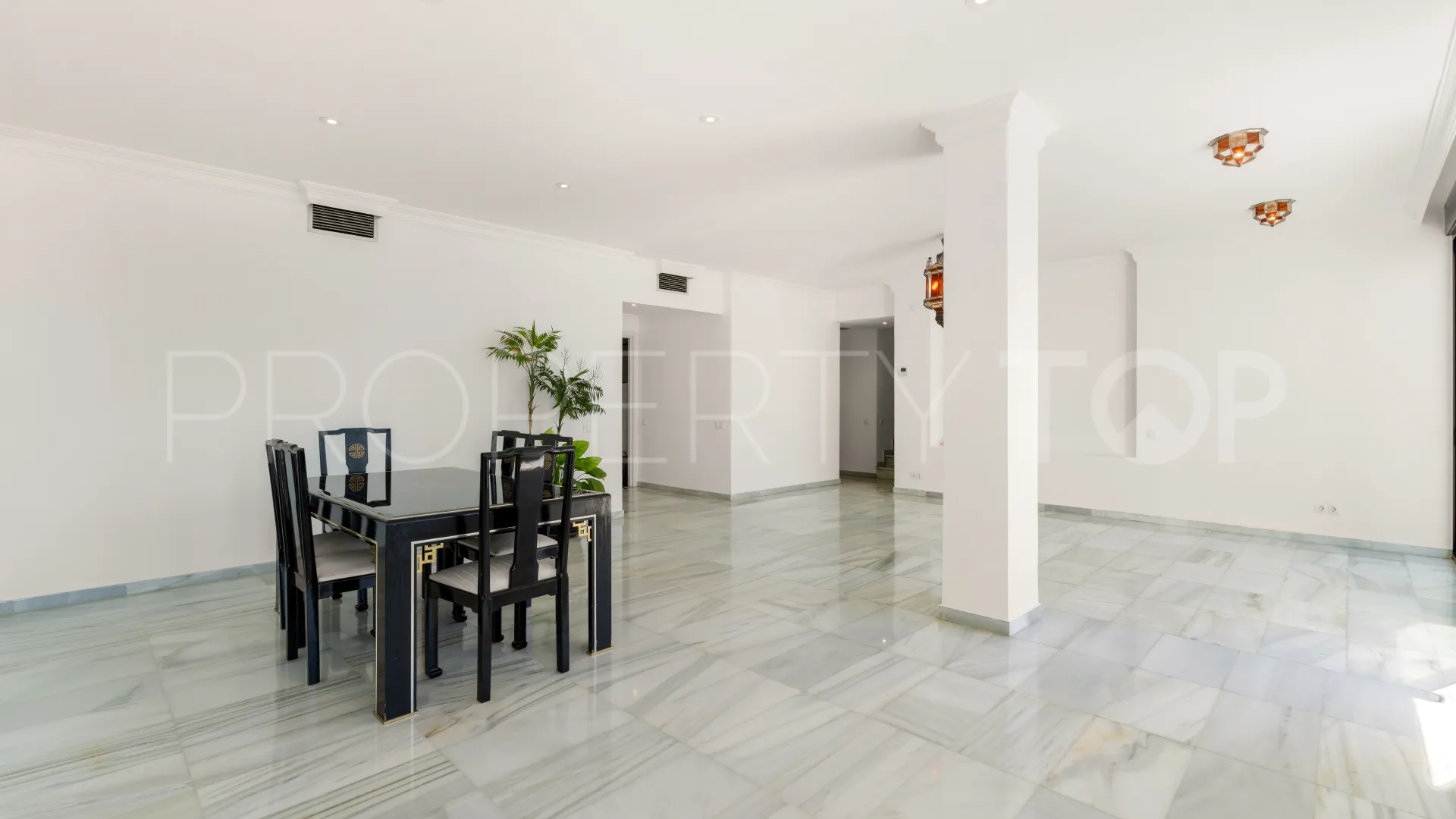 Duplex penthouse in Alcazaba for sale
