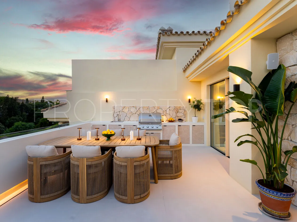 For sale penthouse in Condado de Sierra Blanca with 4 bedrooms