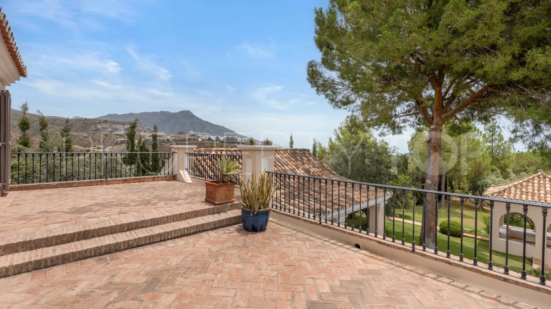 Villa en venta con 8 dormitorios en El Madroñal