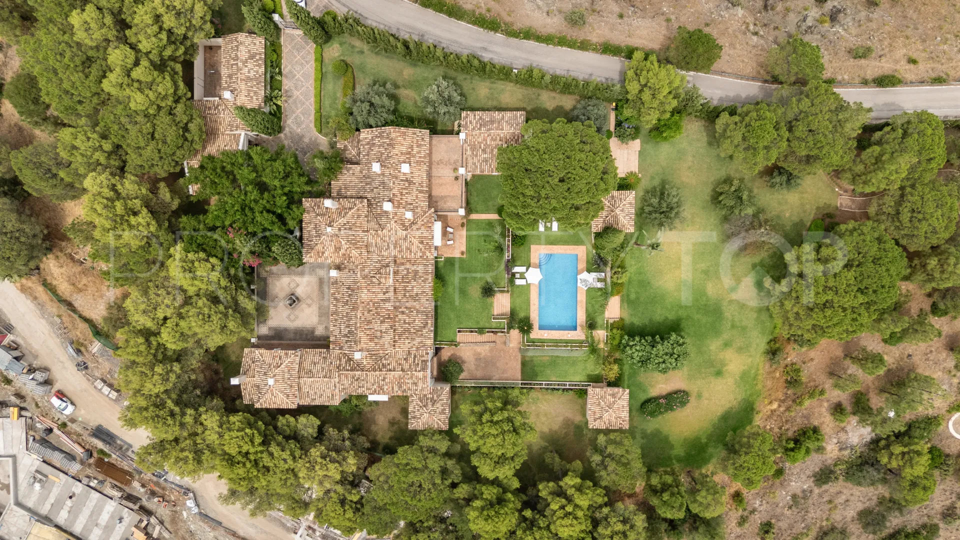 Villa en venta con 8 dormitorios en El Madroñal