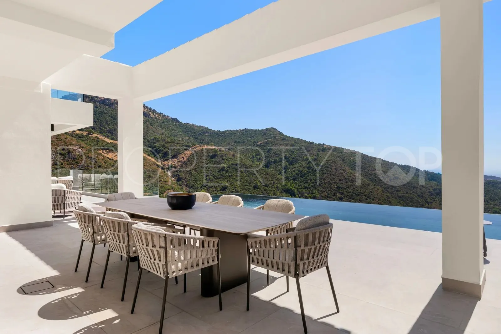 Villa for sale in Monte Mayor with 5 bedrooms