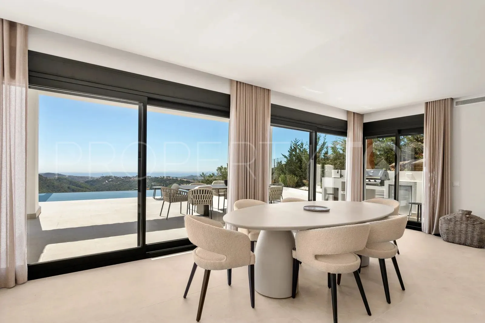Villa for sale in Monte Mayor with 5 bedrooms
