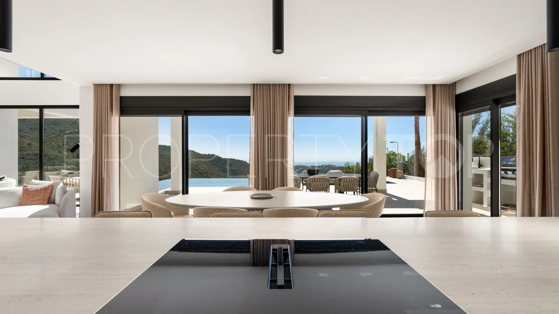Villa for sale in Monte Mayor with 5 bedrooms