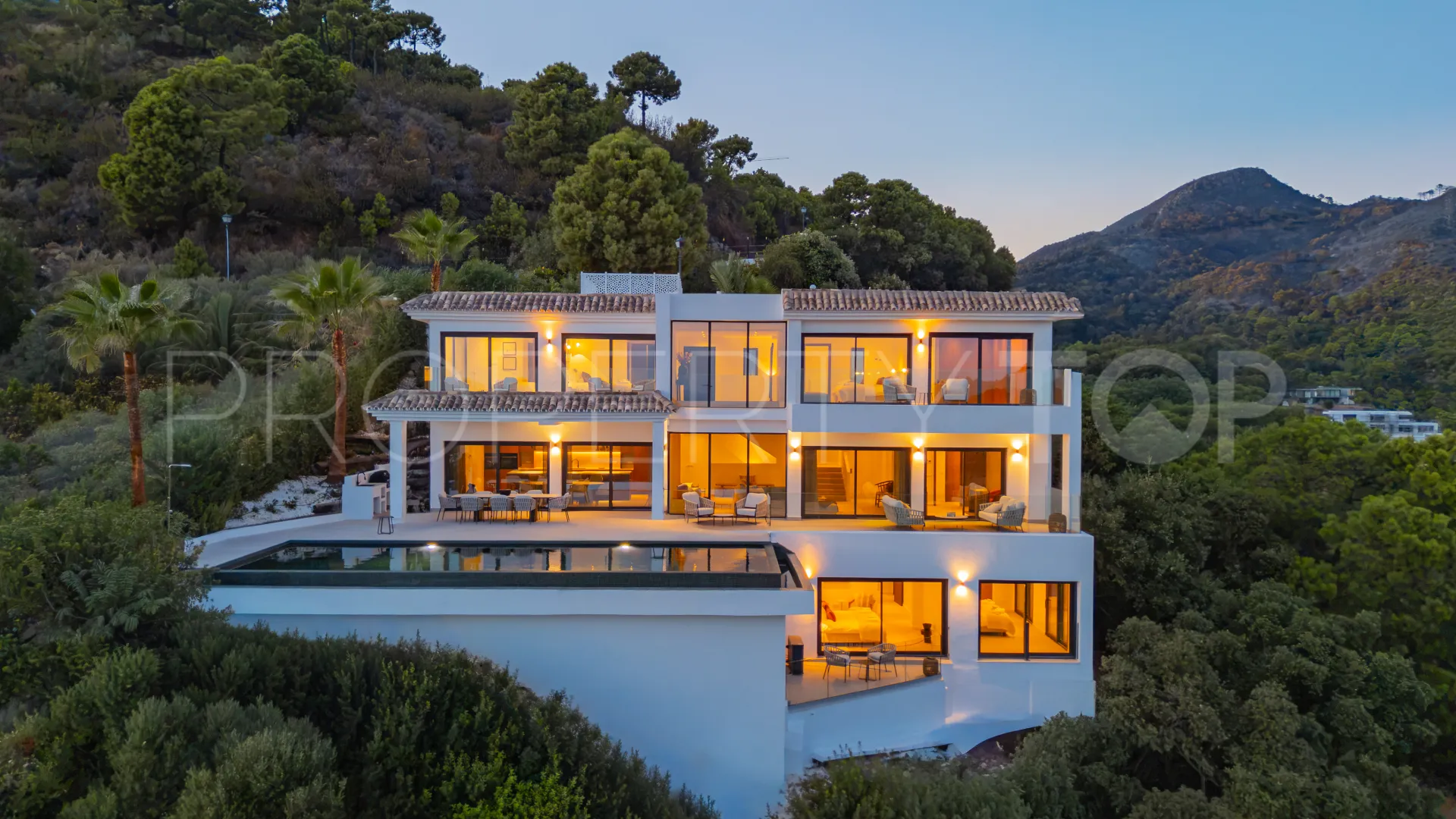 Villa for sale in Monte Mayor with 5 bedrooms