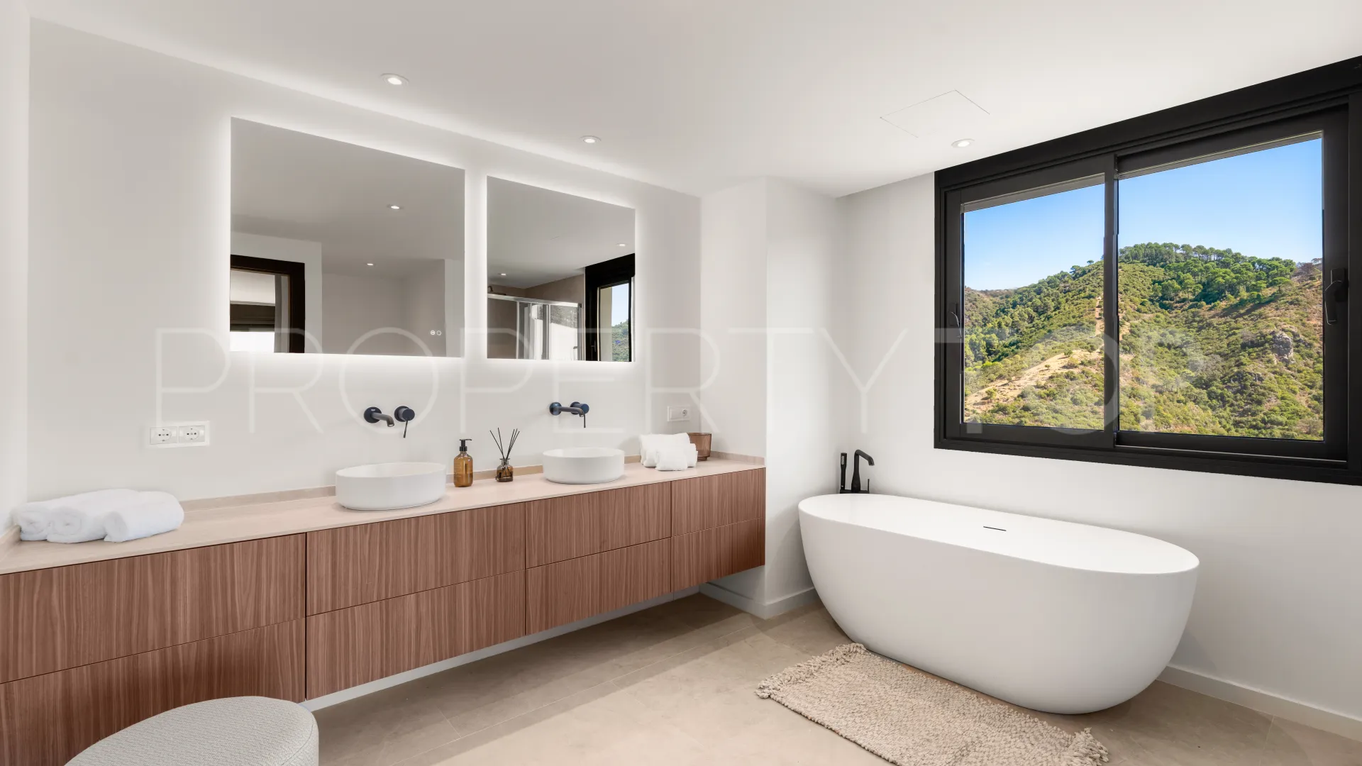 Villa for sale in Monte Mayor with 5 bedrooms