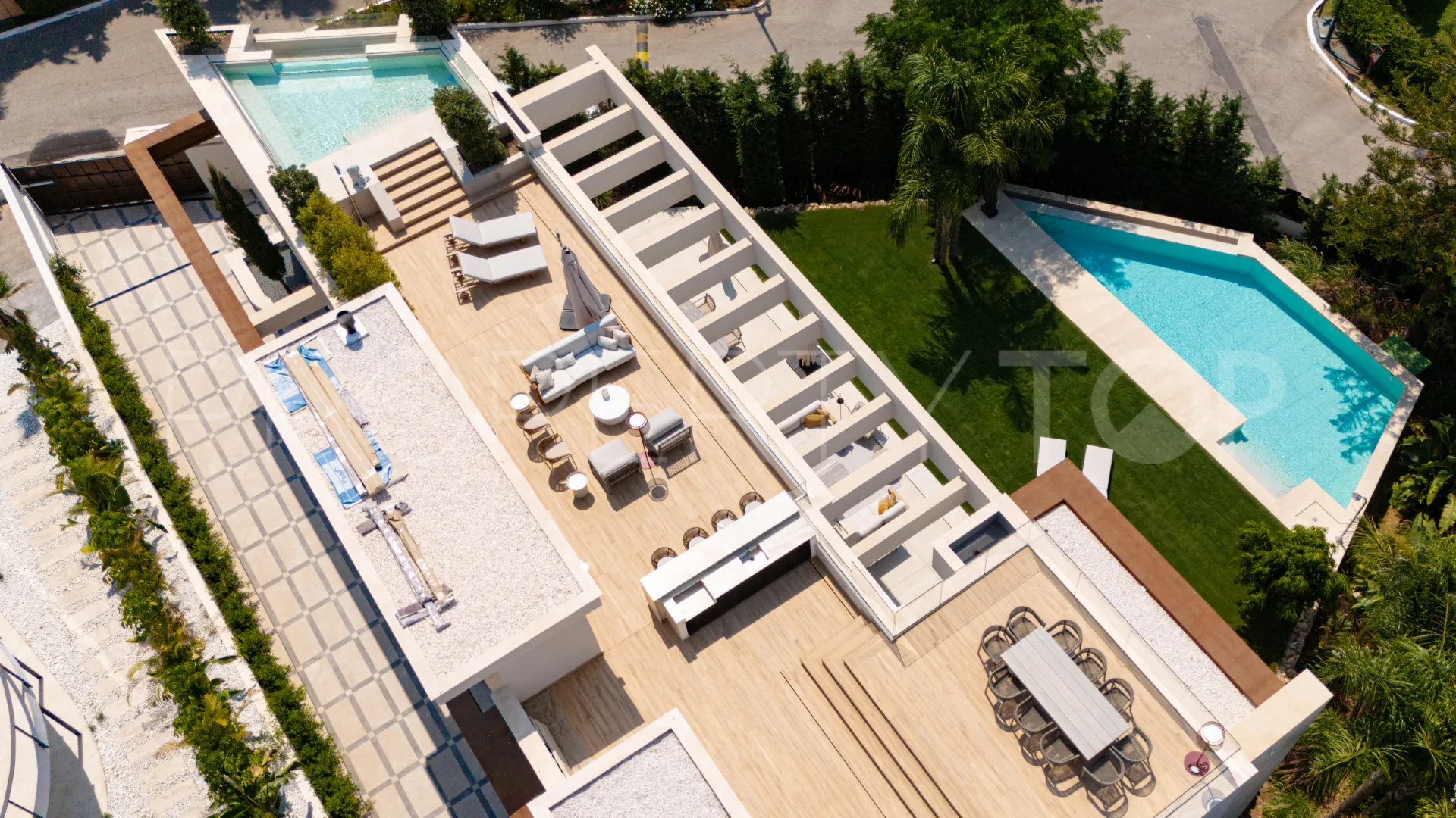 Buy Los Monteros Playa villa with 5 bedrooms