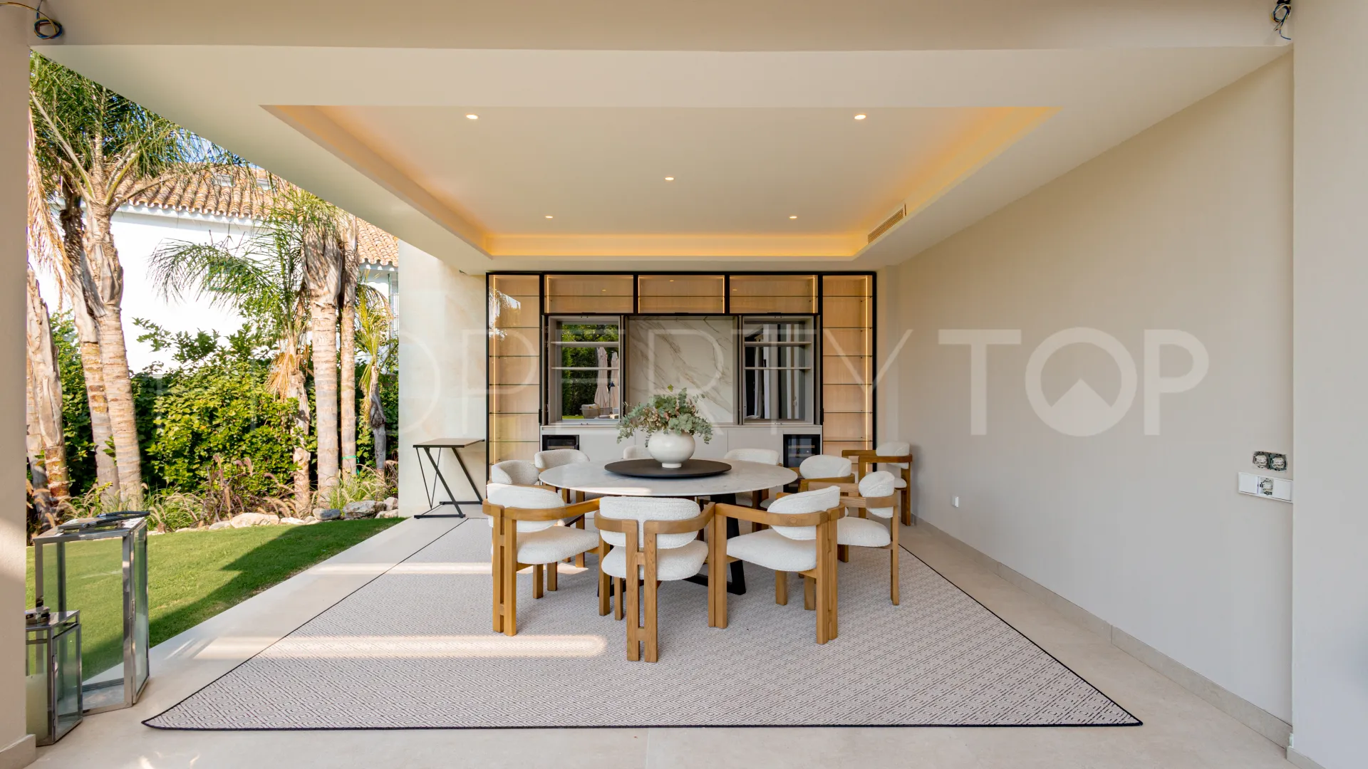 Buy Los Monteros Playa villa with 5 bedrooms