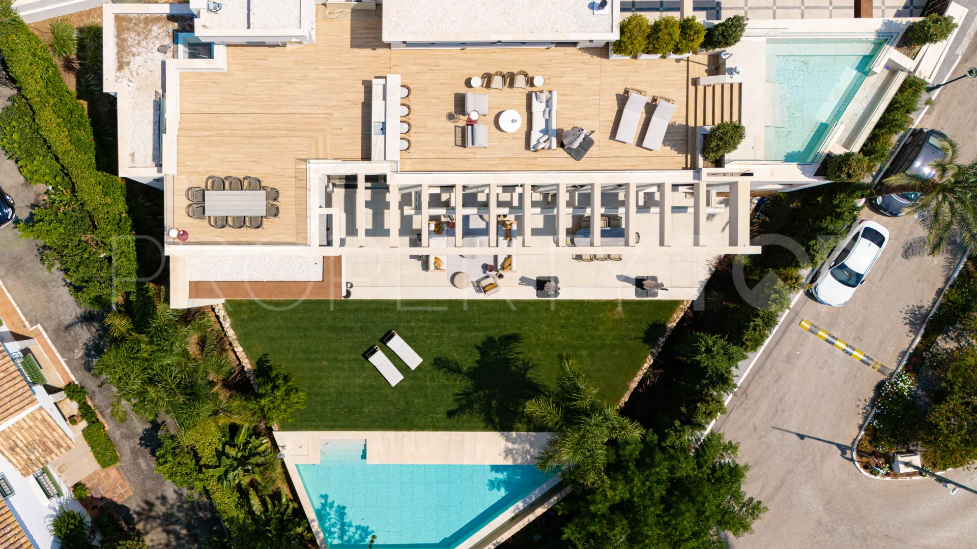 Buy Los Monteros Playa villa with 5 bedrooms