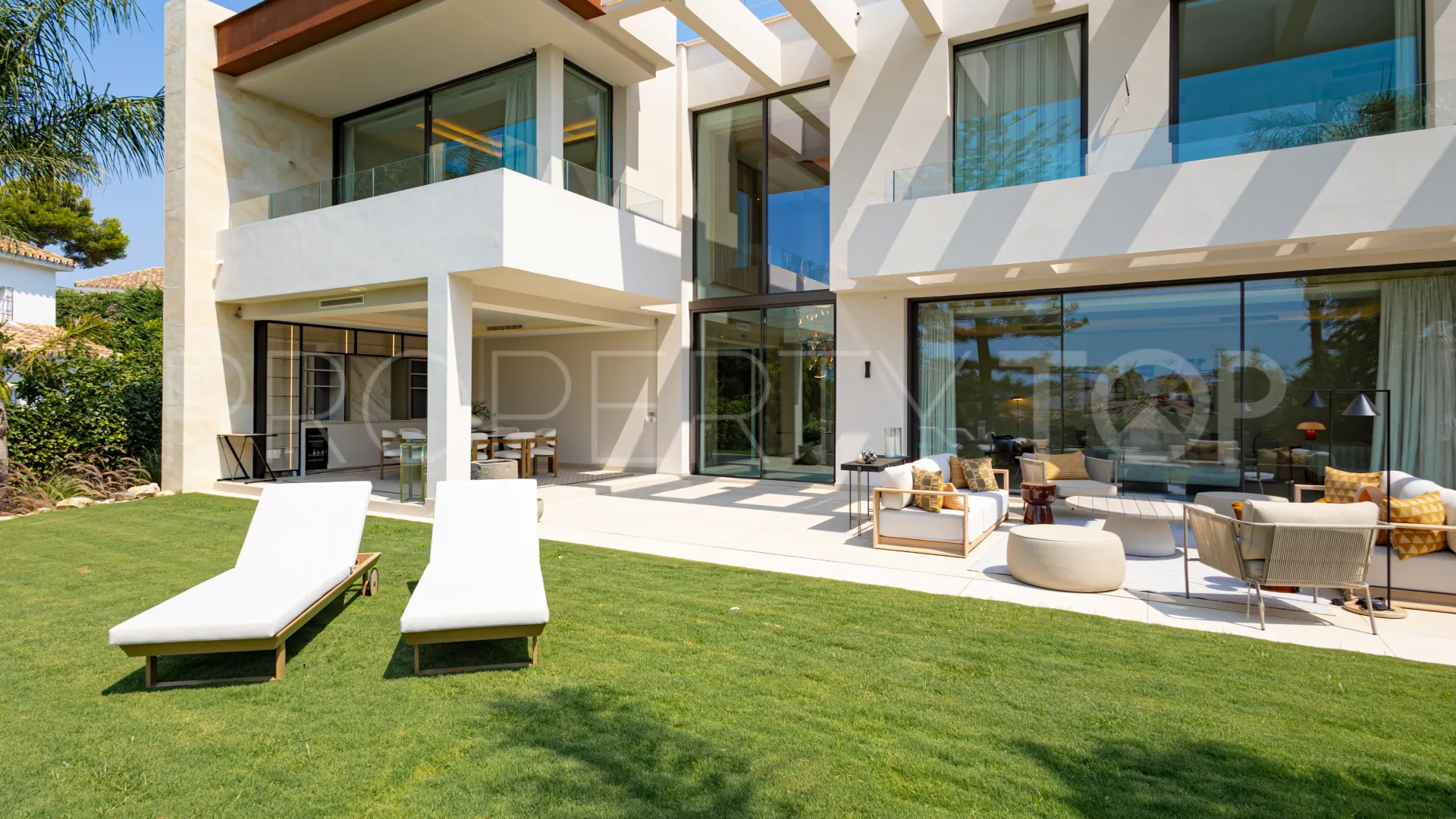 Buy Los Monteros Playa villa with 5 bedrooms