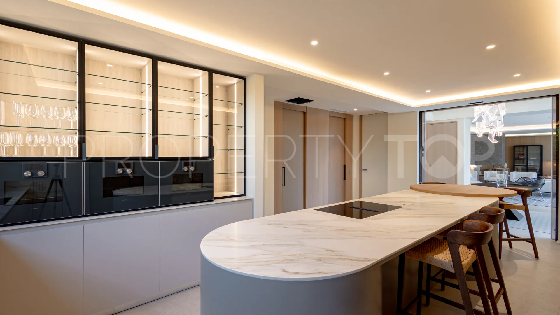 Buy Los Monteros Playa villa with 5 bedrooms