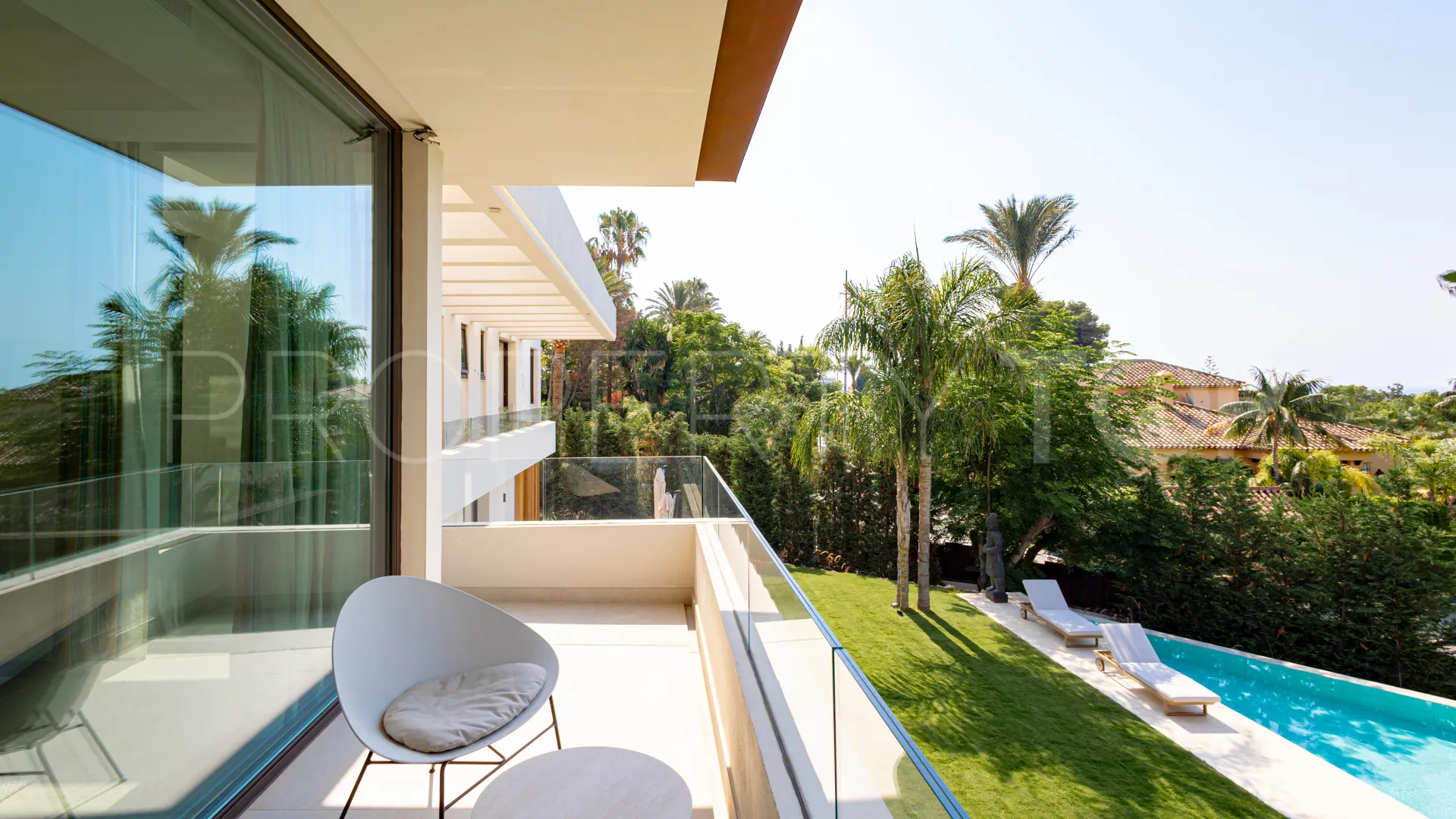 Buy Los Monteros Playa villa with 5 bedrooms