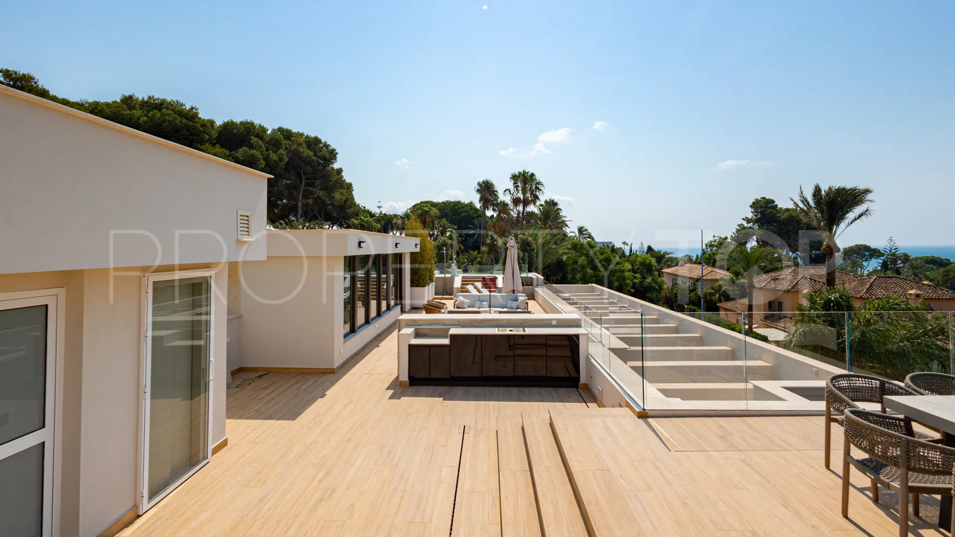 Buy Los Monteros Playa villa with 5 bedrooms