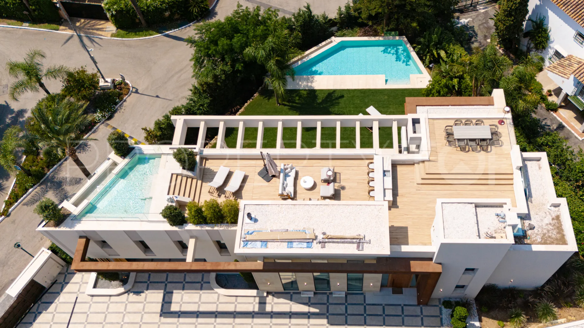Buy Los Monteros Playa villa with 5 bedrooms