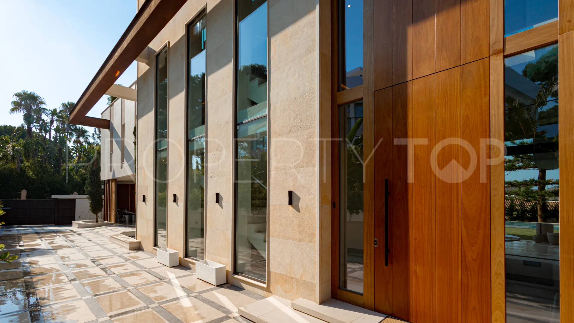 Buy Los Monteros Playa villa with 5 bedrooms