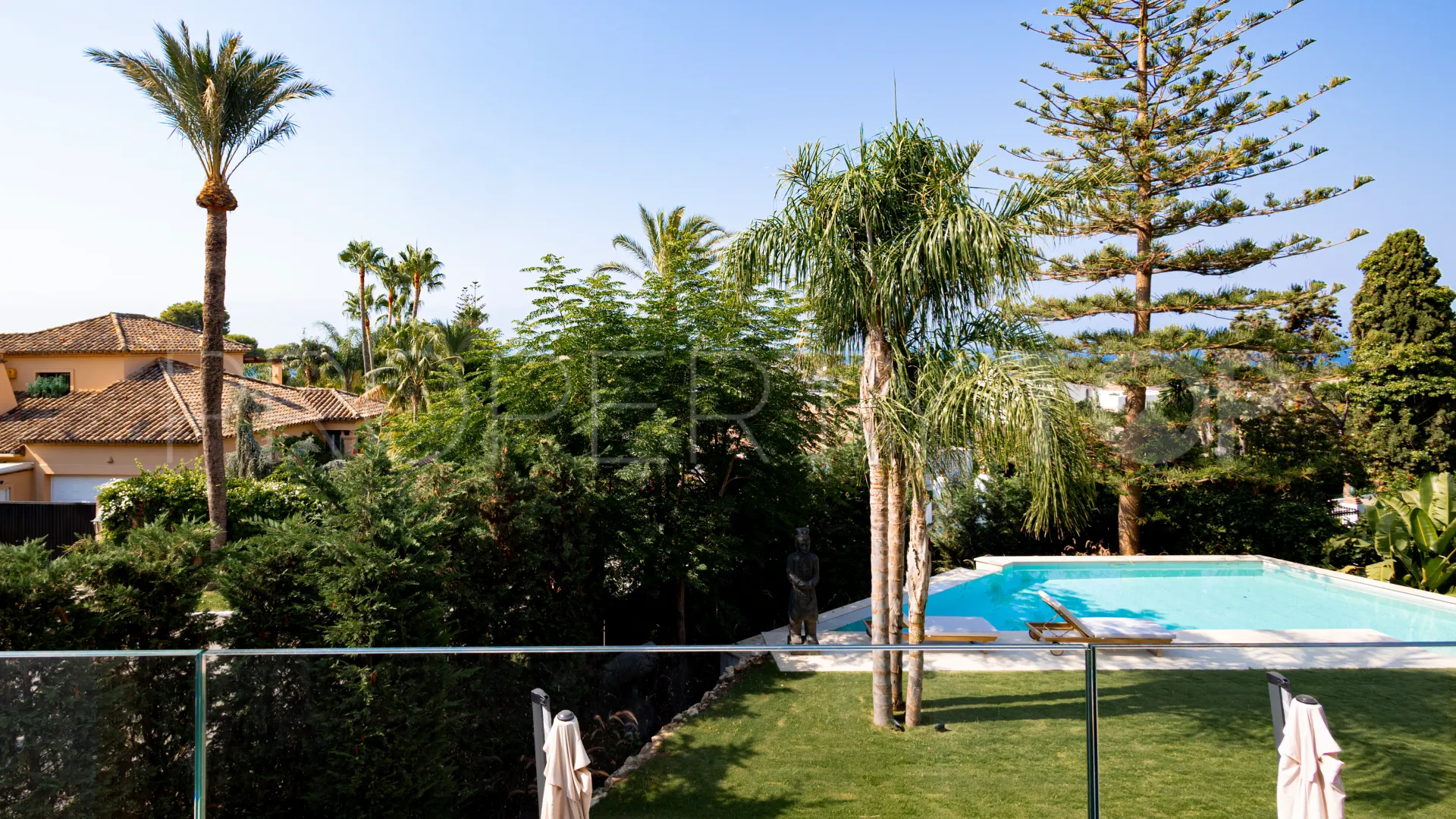 Buy Los Monteros Playa villa with 5 bedrooms
