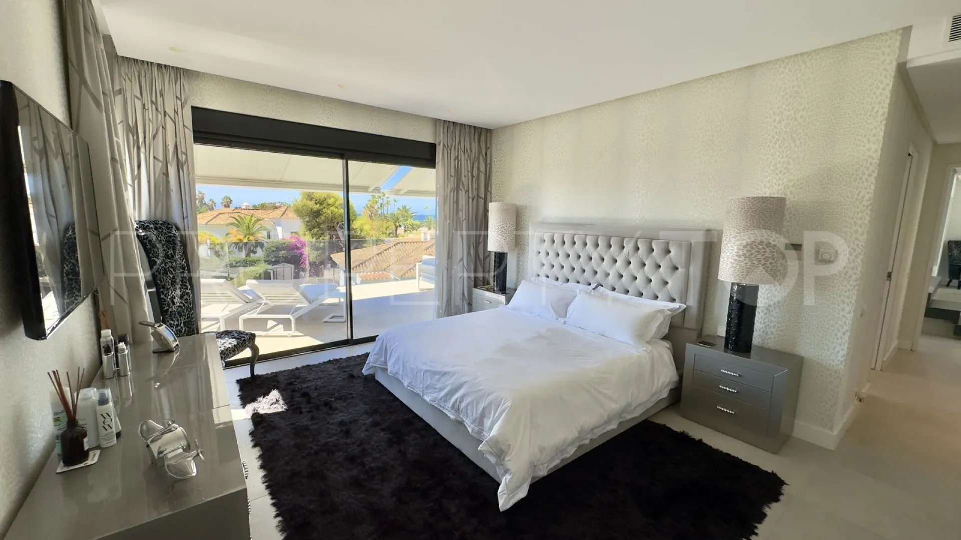 Villa con 4 dormitorios en venta en Los Monteros