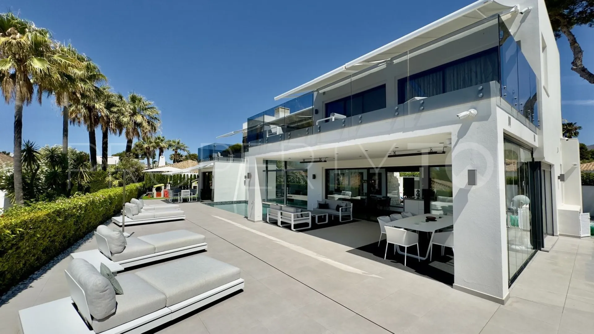 Villa con 4 dormitorios en venta en Los Monteros