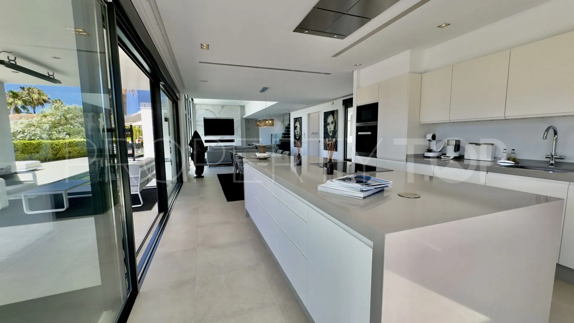 Villa con 4 dormitorios en venta en Los Monteros