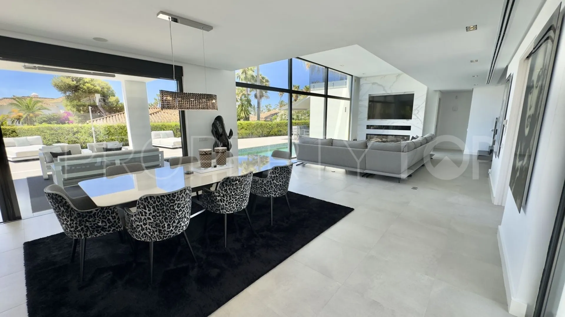 Villa con 4 dormitorios en venta en Los Monteros