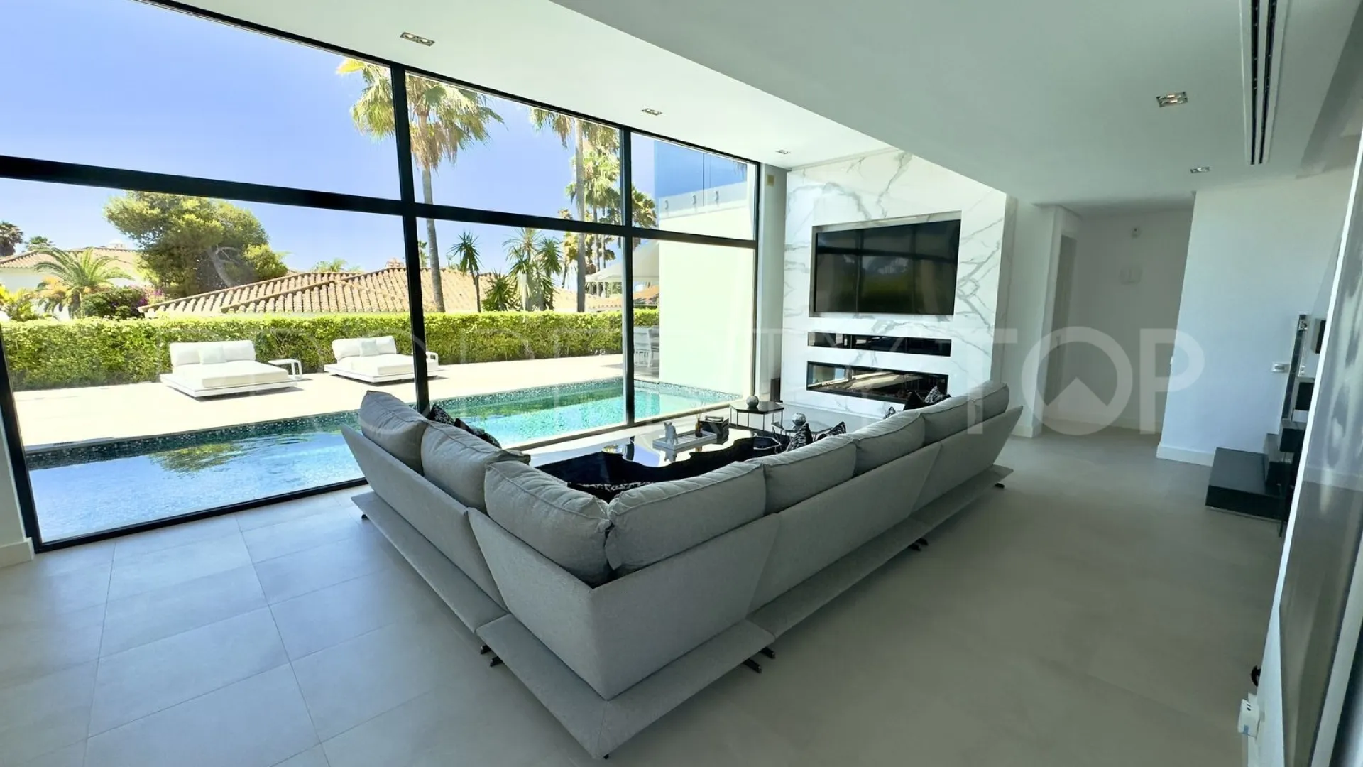 Villa con 4 dormitorios en venta en Los Monteros