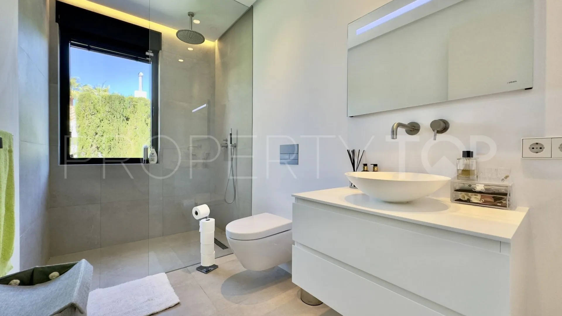 Villa con 4 dormitorios en venta en Los Monteros