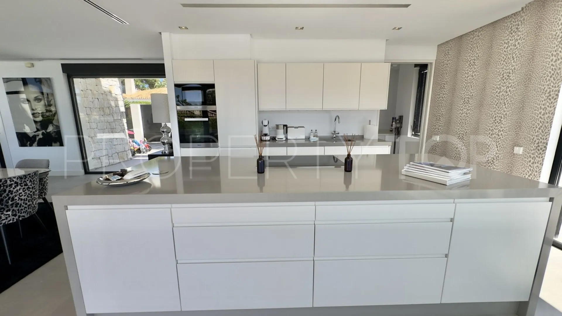 Villa con 4 dormitorios en venta en Los Monteros