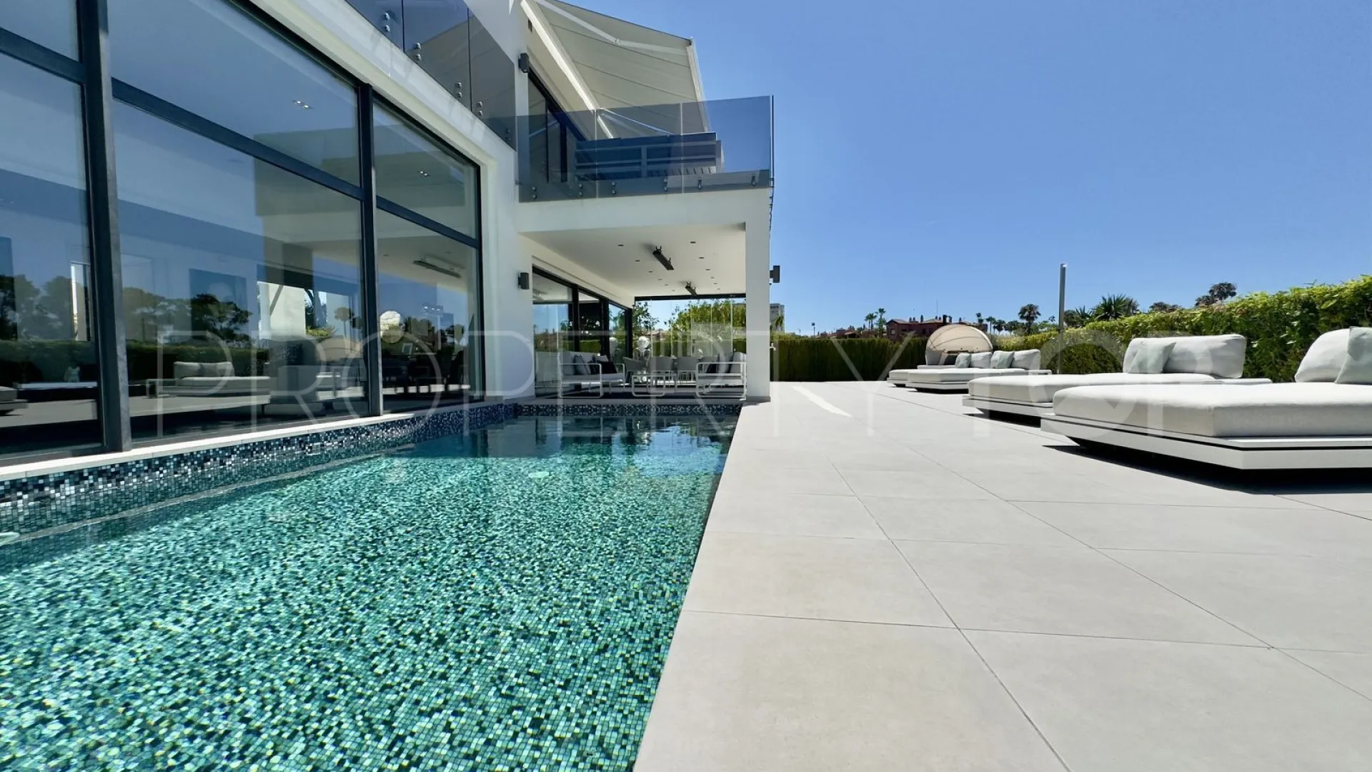 Villa con 4 dormitorios en venta en Los Monteros