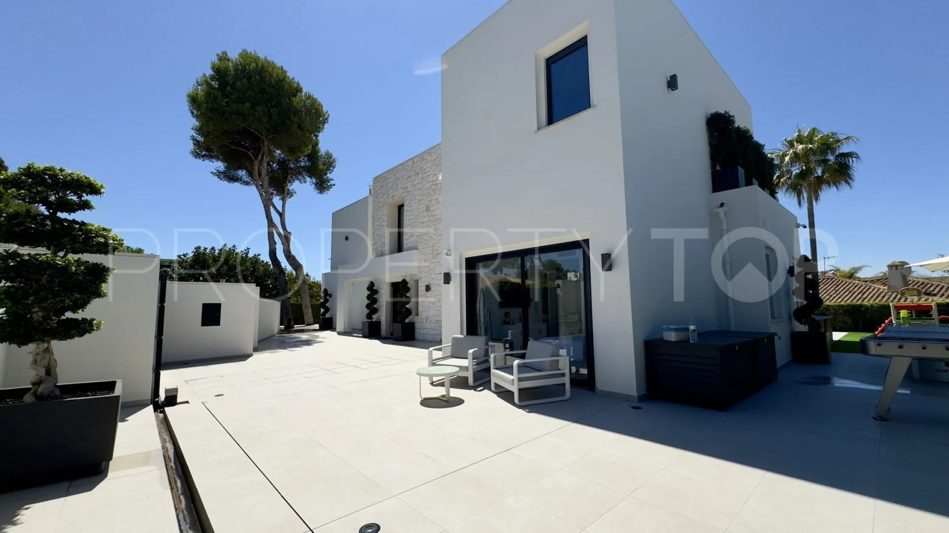 Villa con 4 dormitorios en venta en Los Monteros