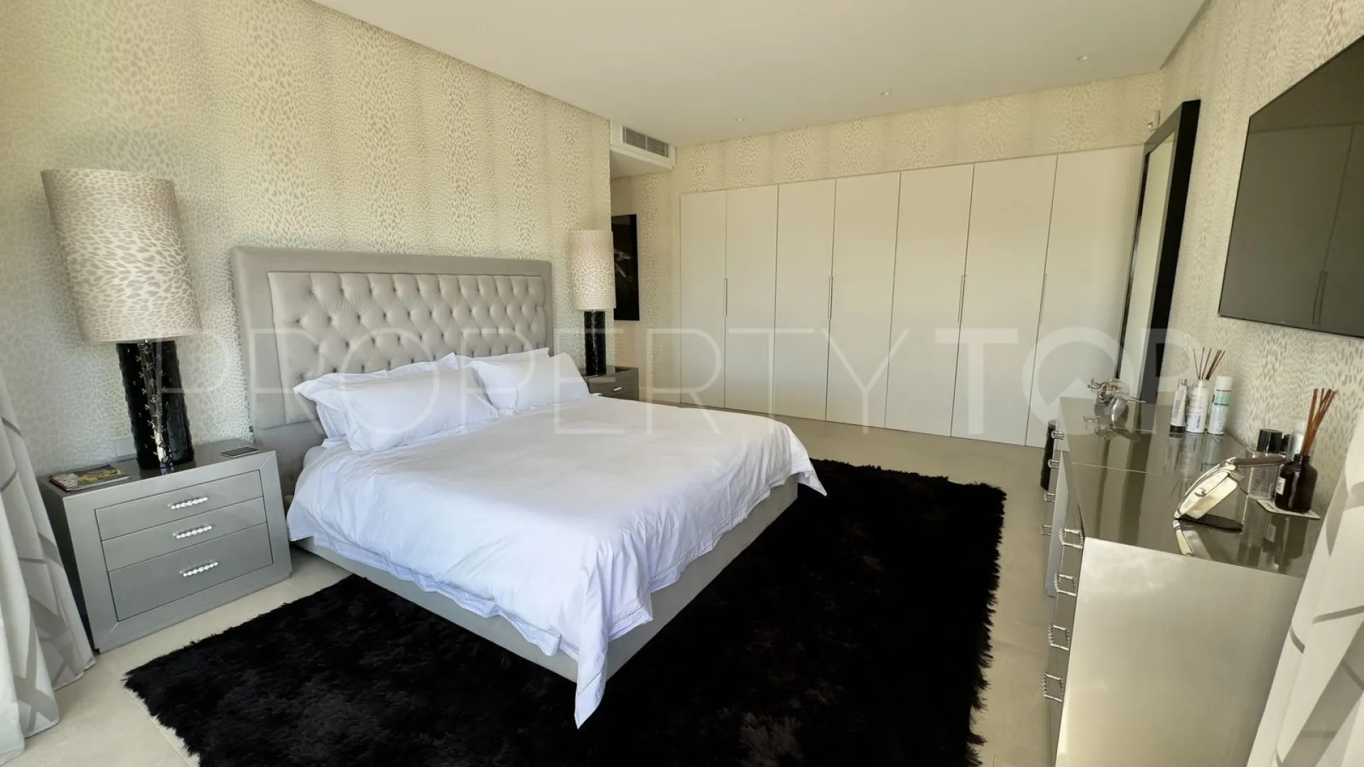 Villa con 4 dormitorios en venta en Los Monteros