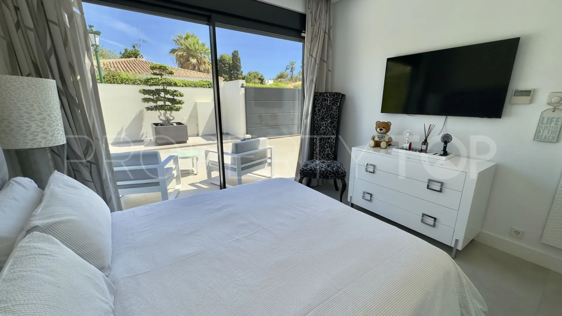 Villa con 4 dormitorios en venta en Los Monteros