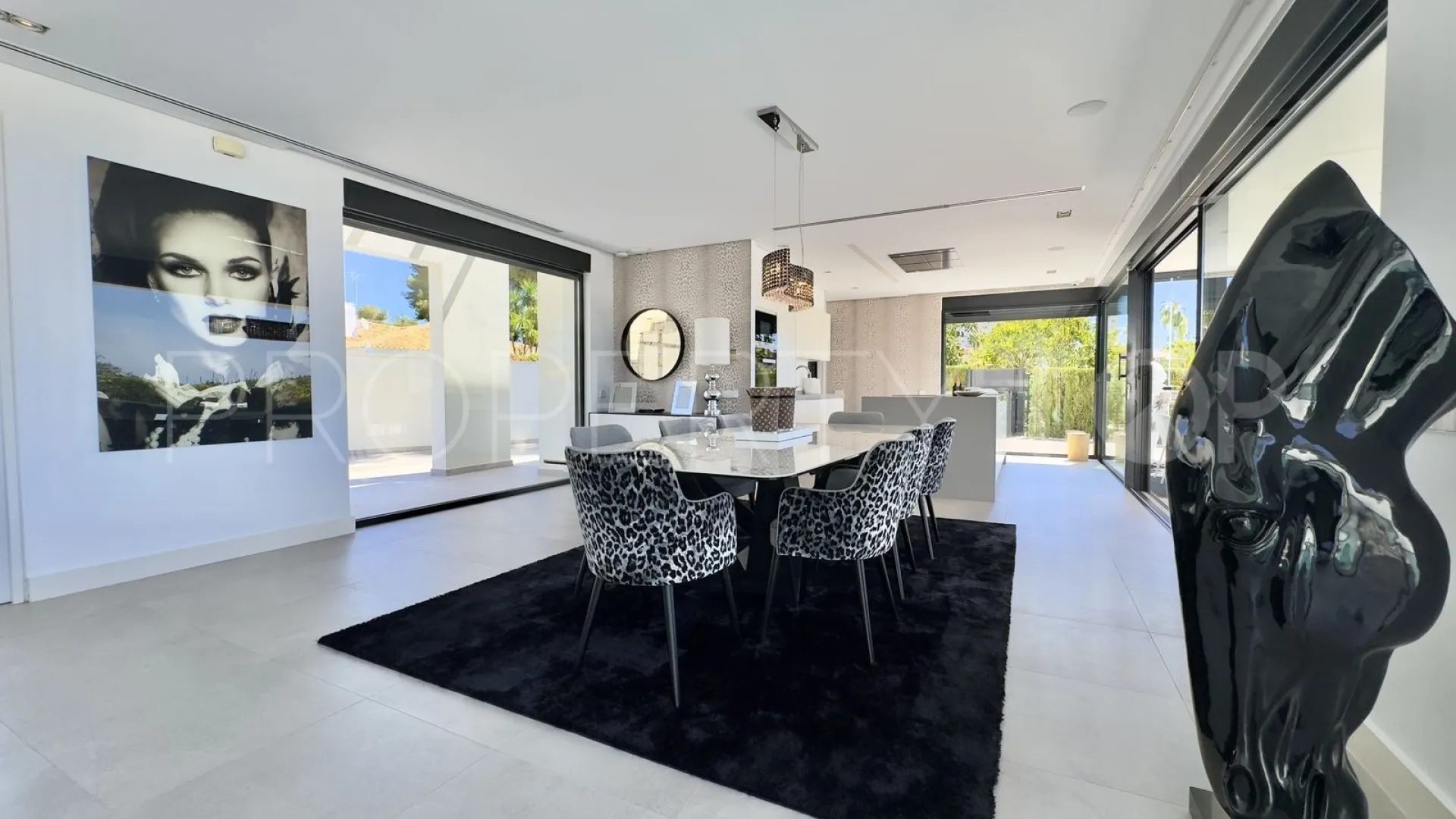 Villa con 4 dormitorios en venta en Los Monteros