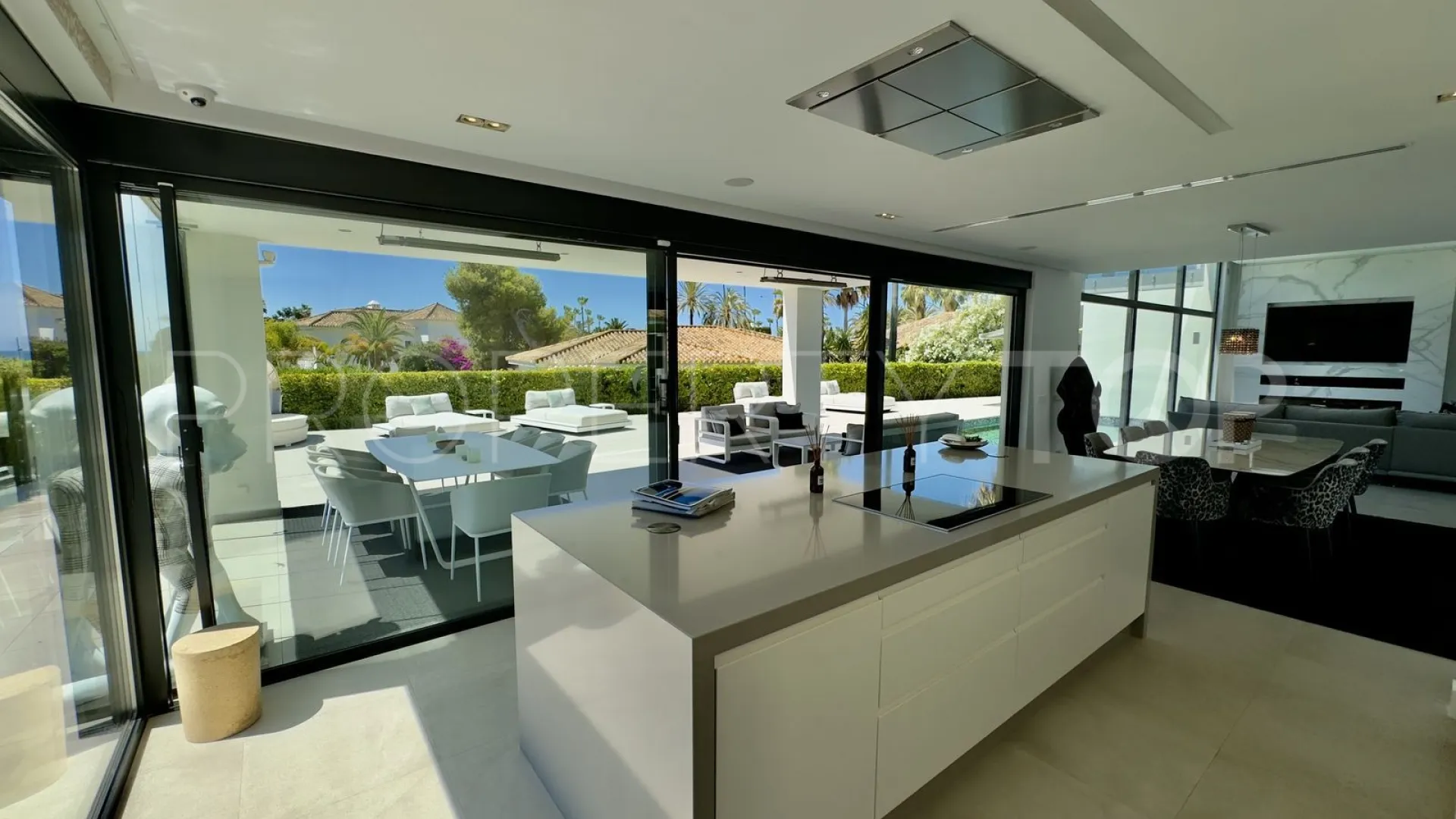 Villa con 4 dormitorios en venta en Los Monteros