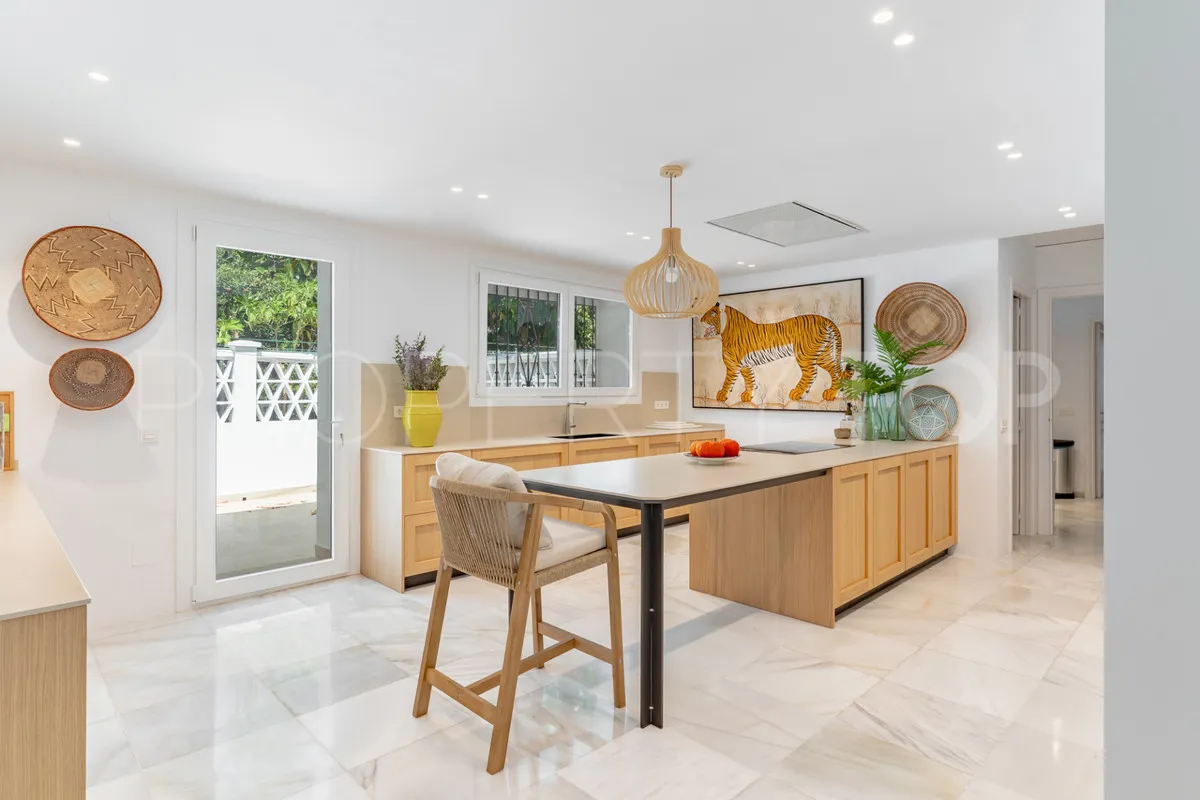 Se vende villa en Casasola