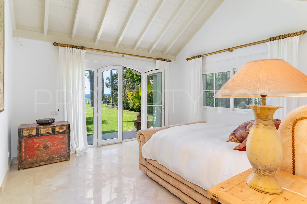 Se vende villa en Casasola