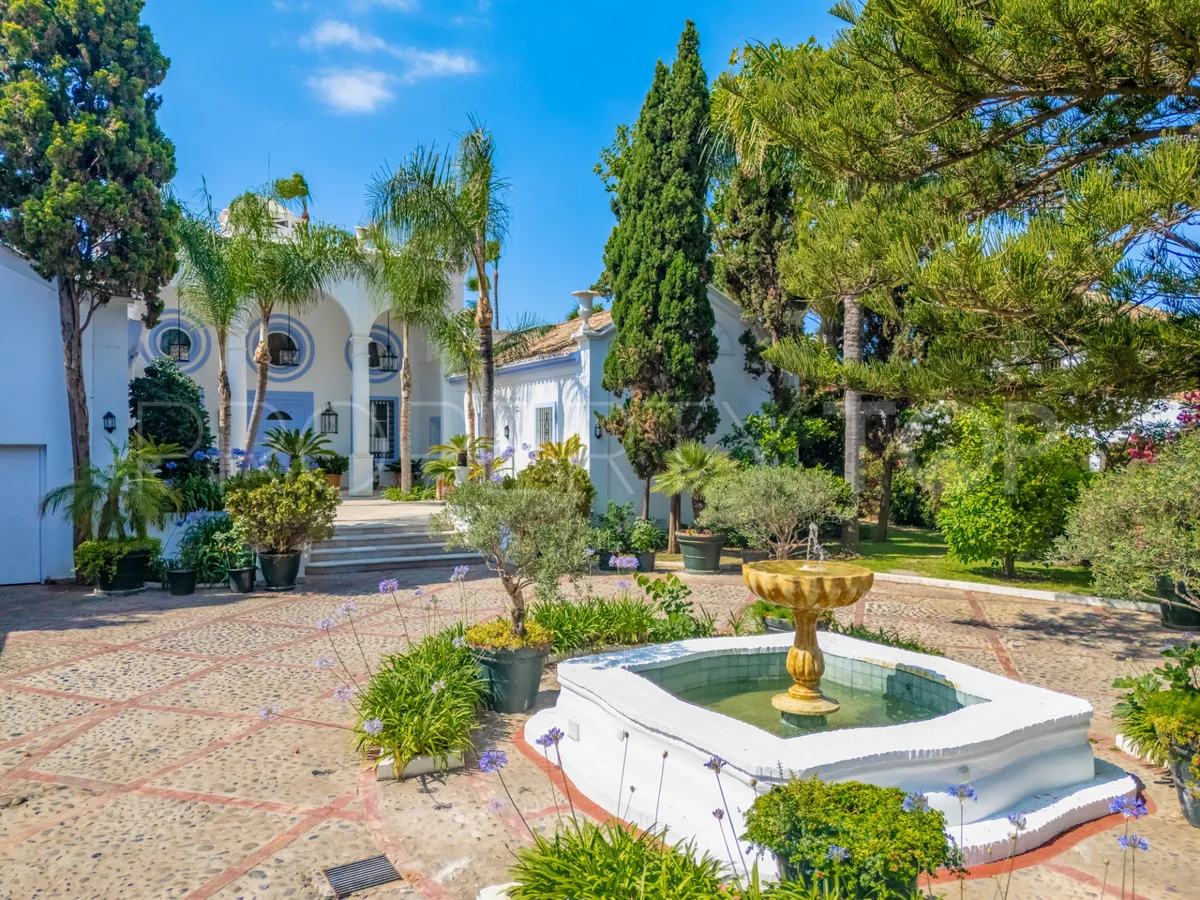 Se vende villa en Casasola