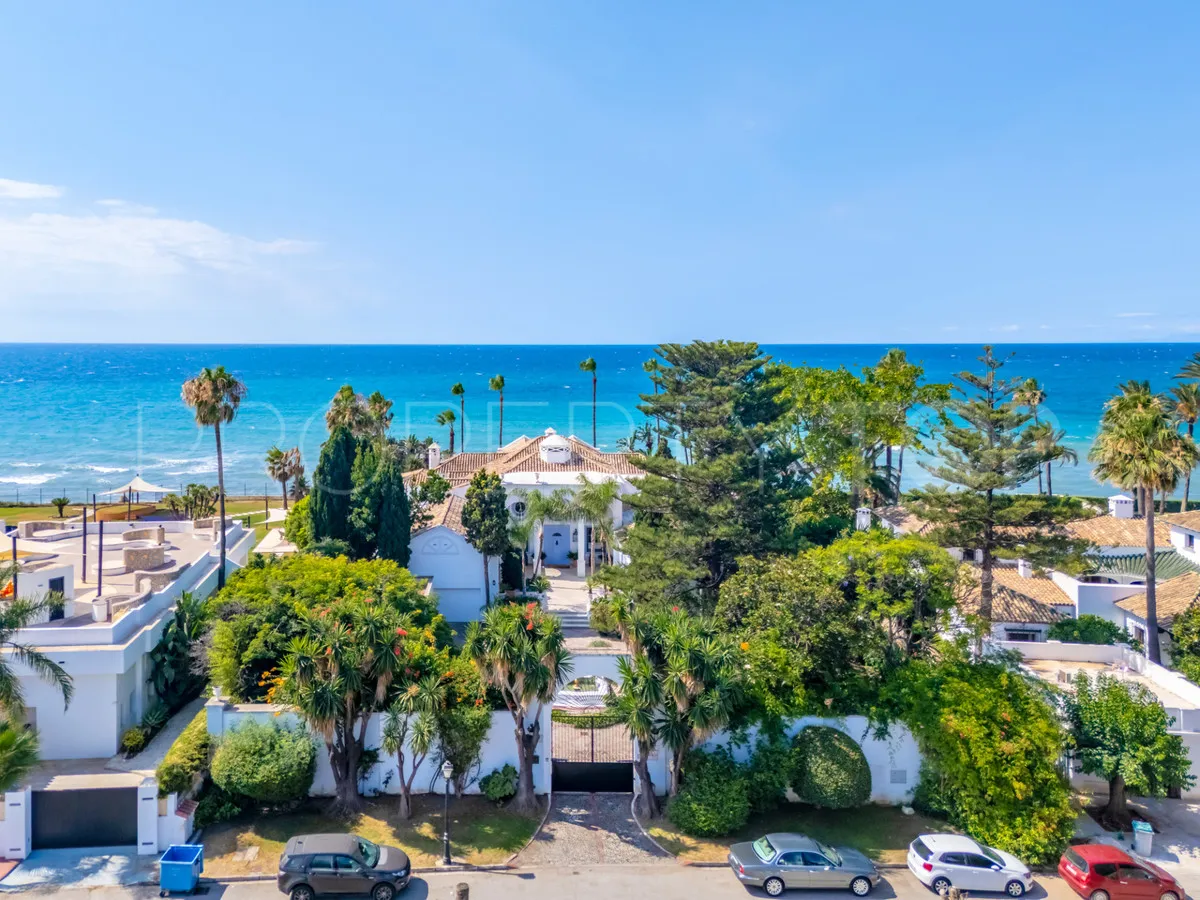 Se vende villa en Casasola