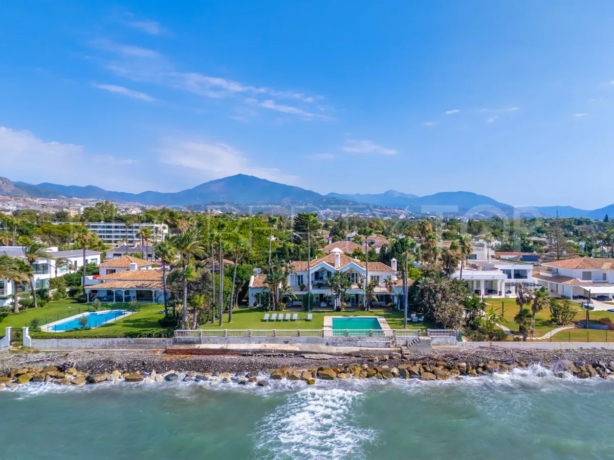 Se vende villa en Casasola