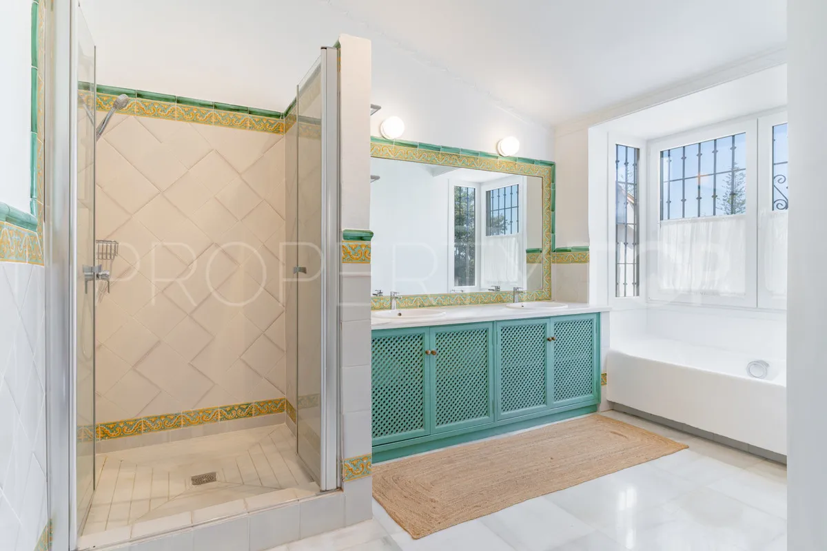Se vende villa en Casasola