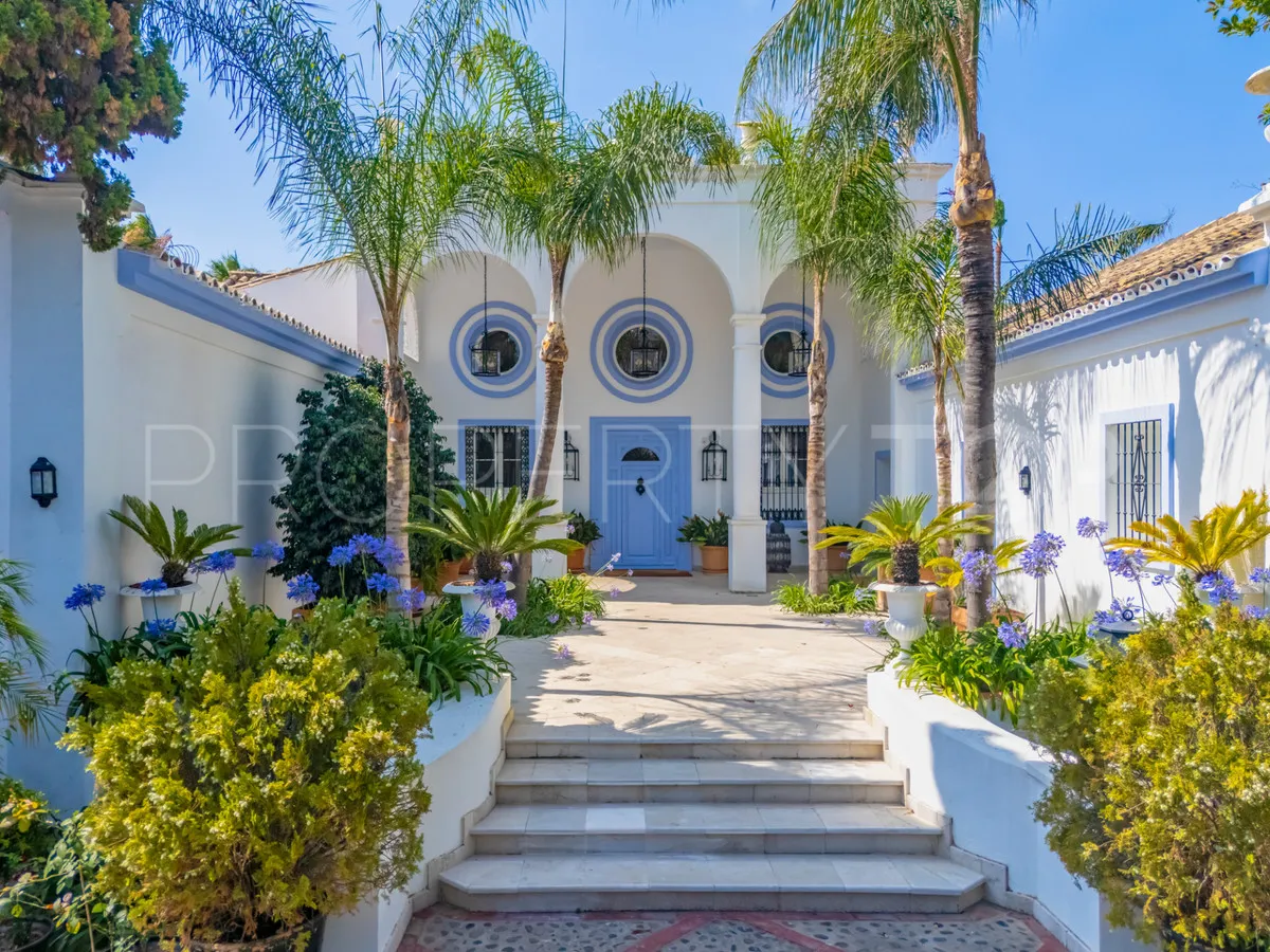 Se vende villa en Casasola