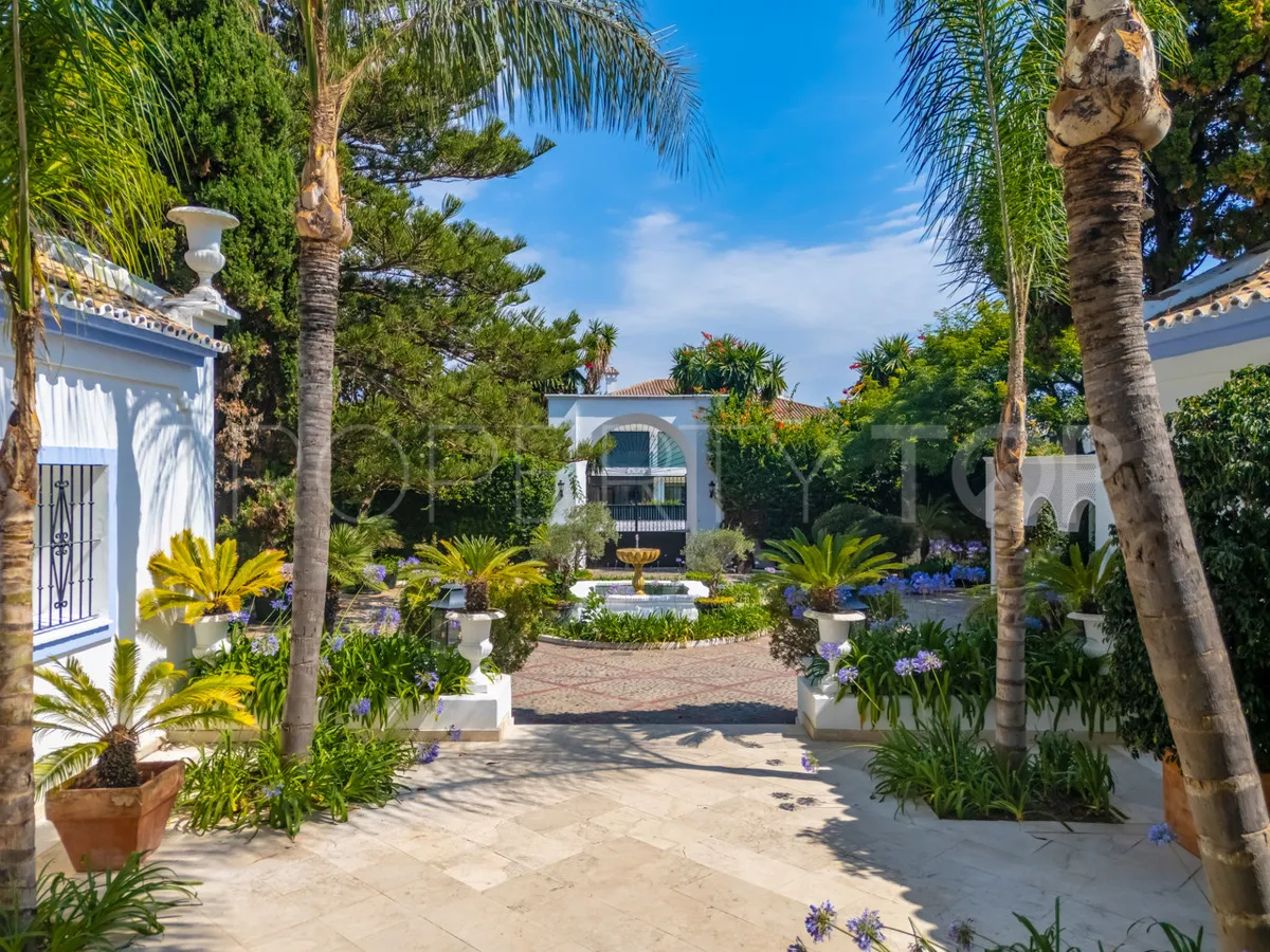 Se vende villa en Casasola