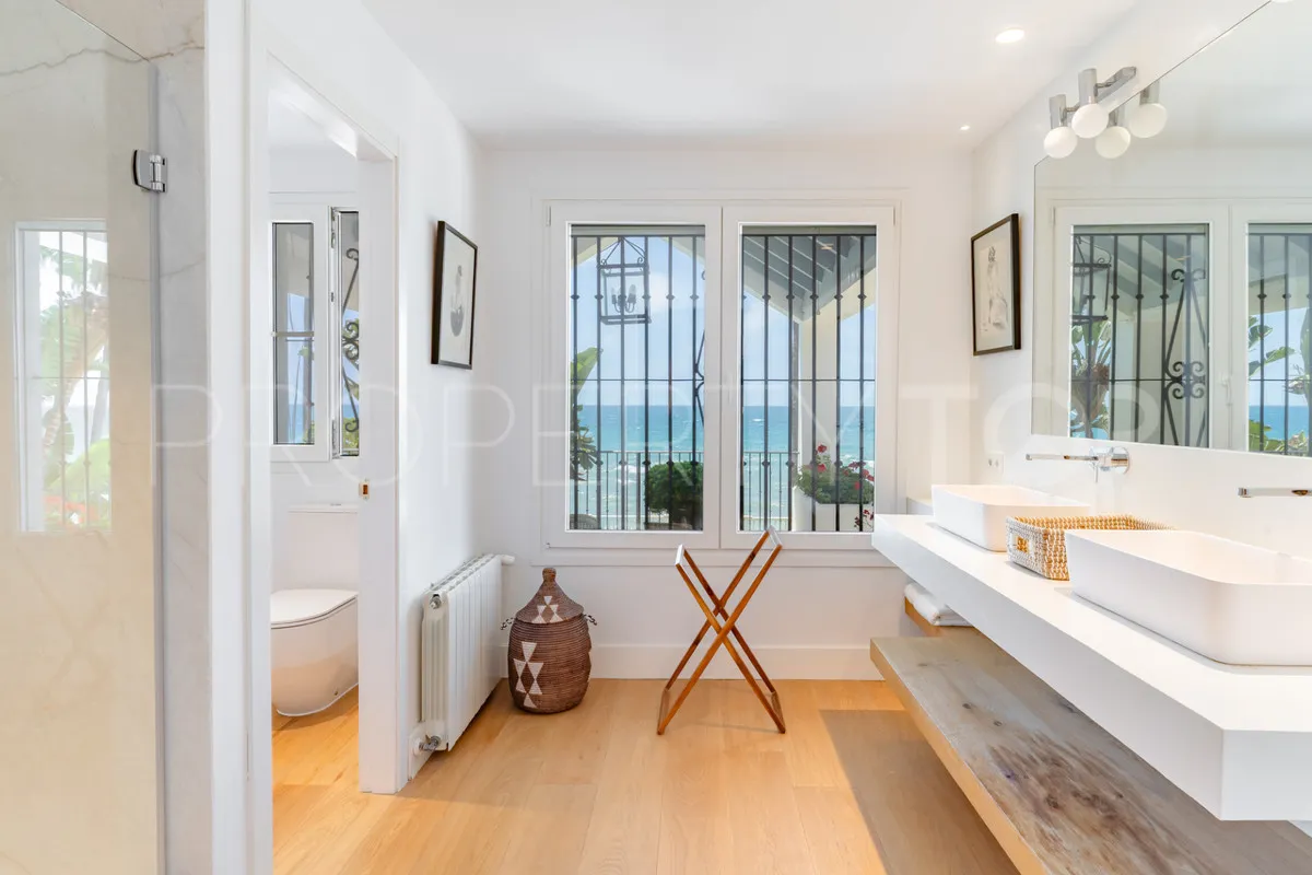 Se vende villa en Casasola