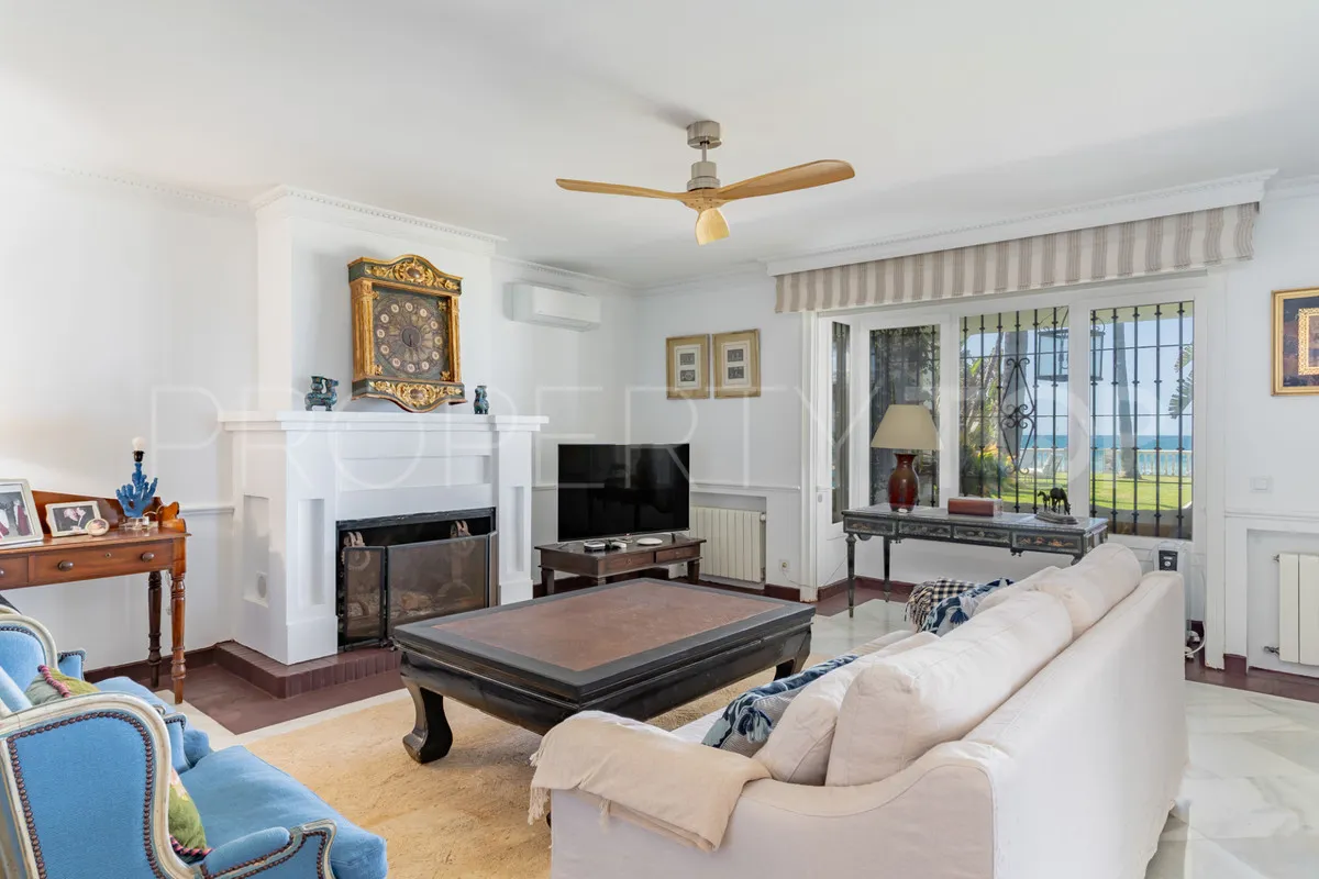 Se vende villa en Casasola