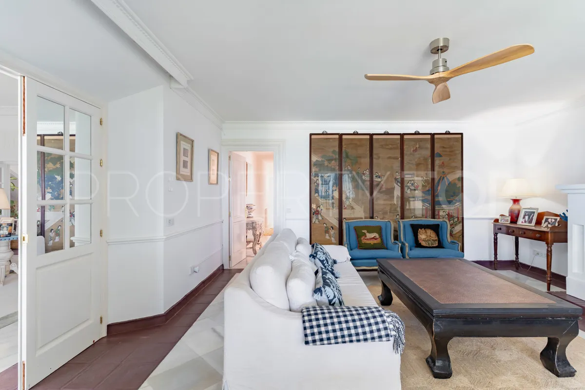 Se vende villa en Casasola