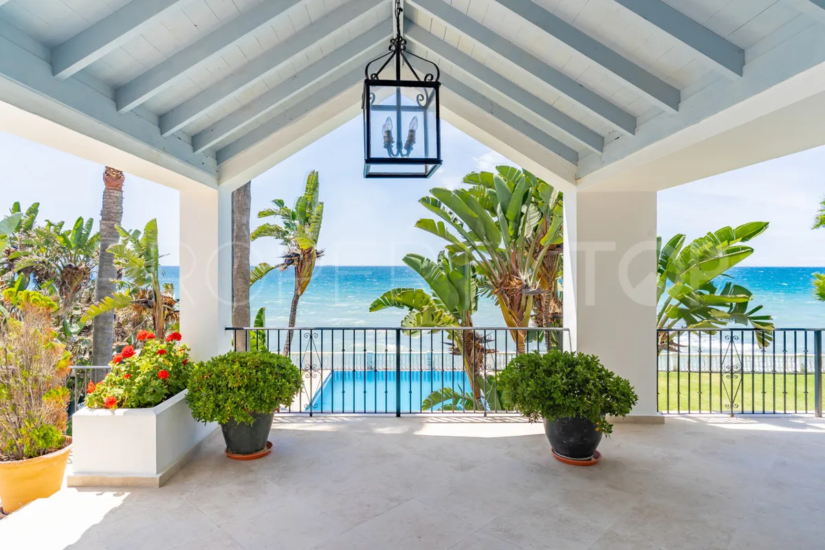 Se vende villa en Casasola