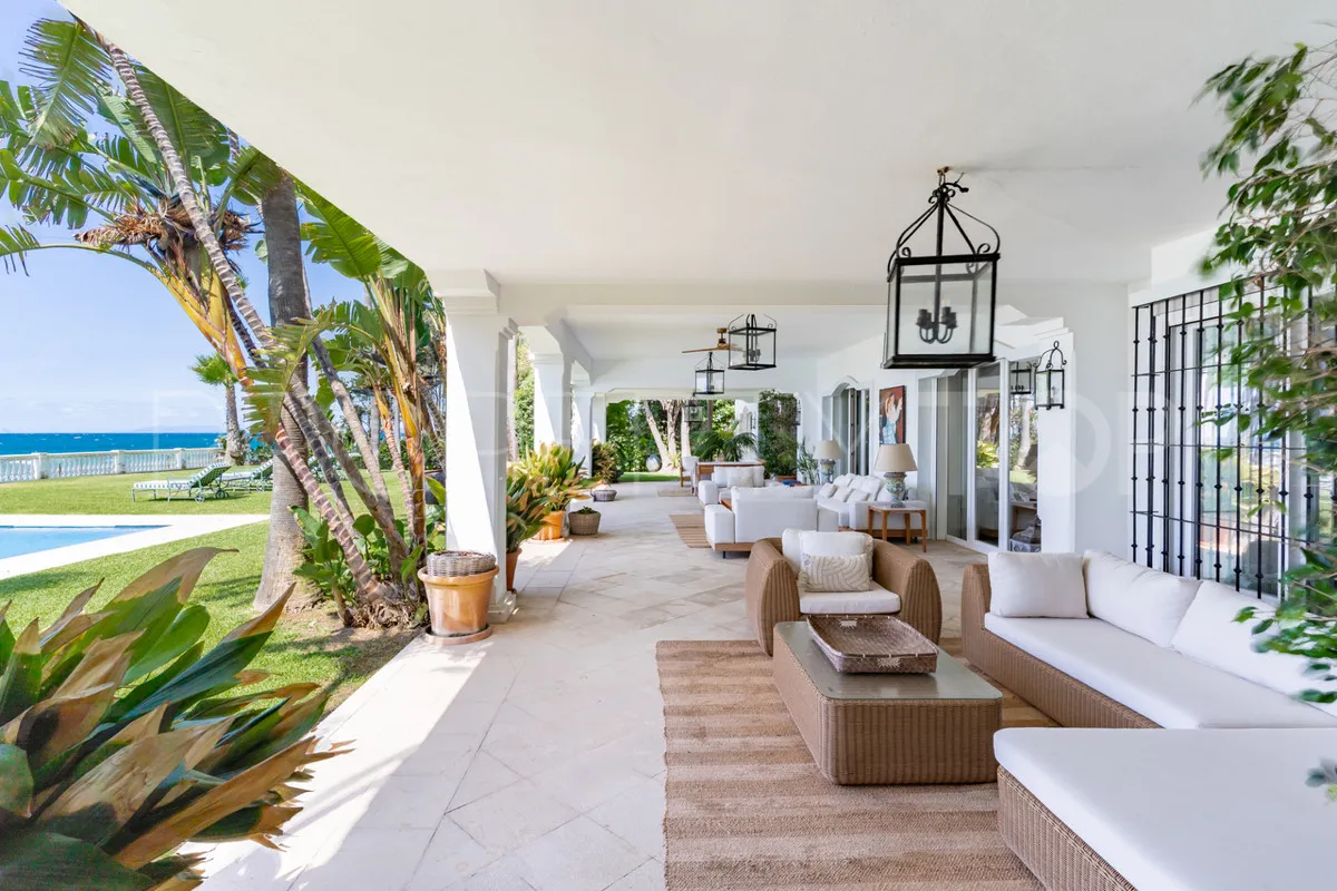 Se vende villa en Casasola
