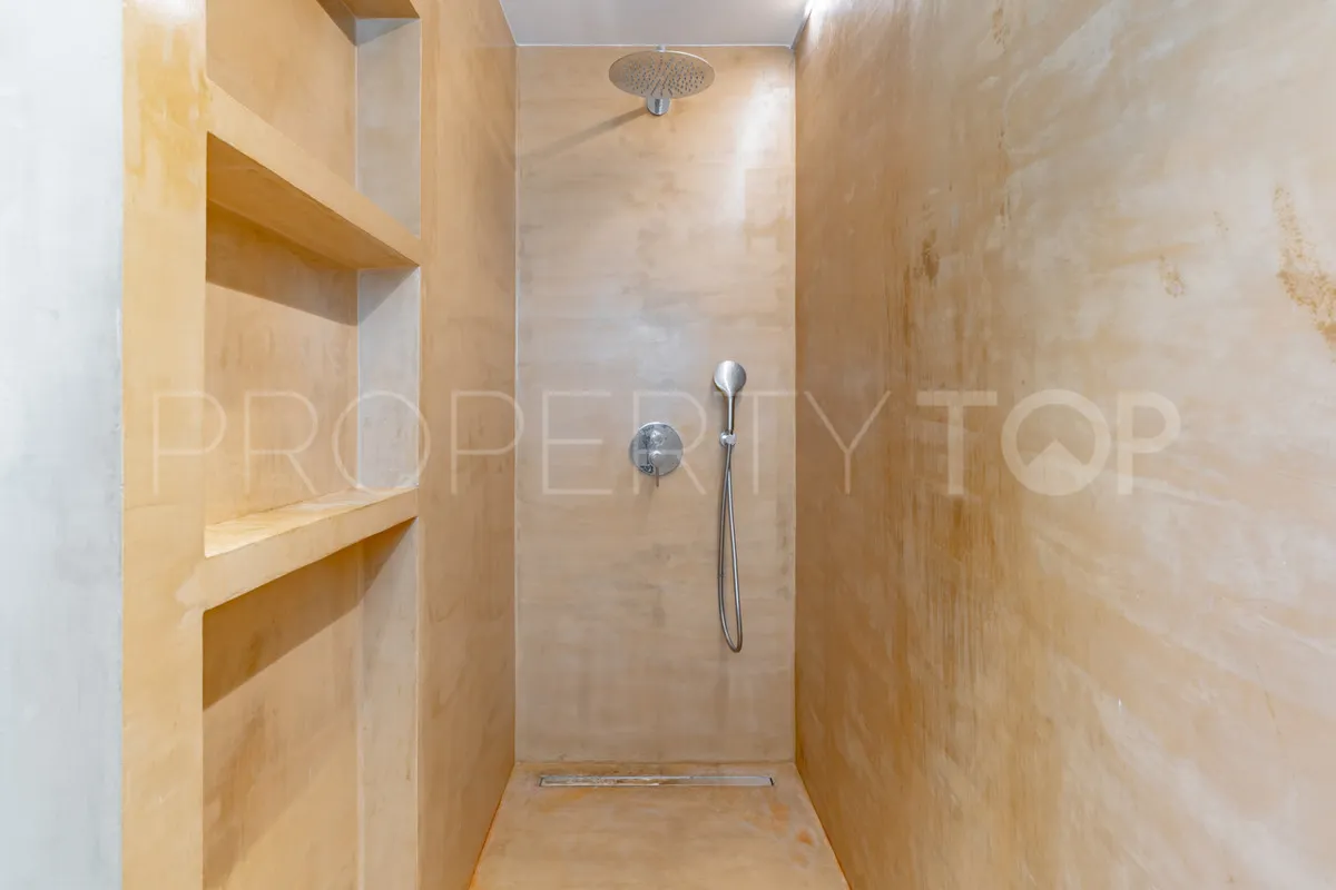 Comprar villa de 9 dormitorios en Casasola