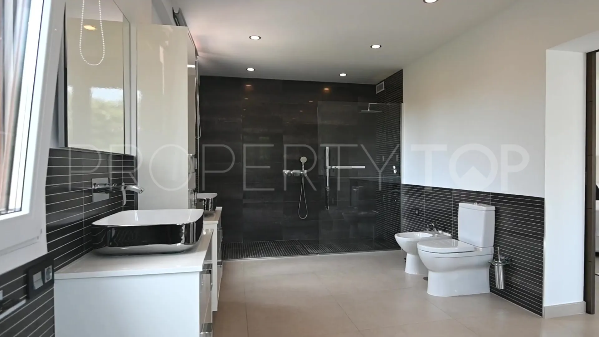 8 bedrooms villa for sale in Linda Vista Baja