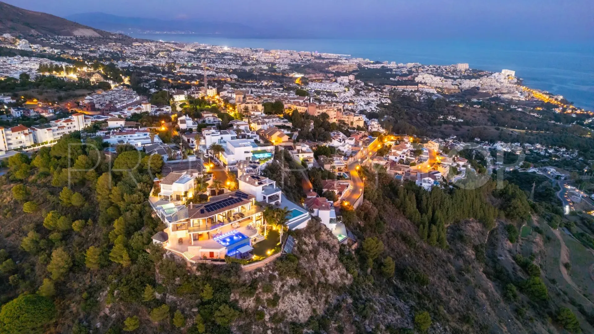 Villa en venta en Benalmadena